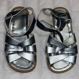 Saltwater sandals